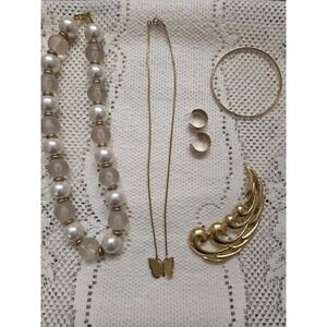 Napier Jewelry Vinatge Lot Gold Tone